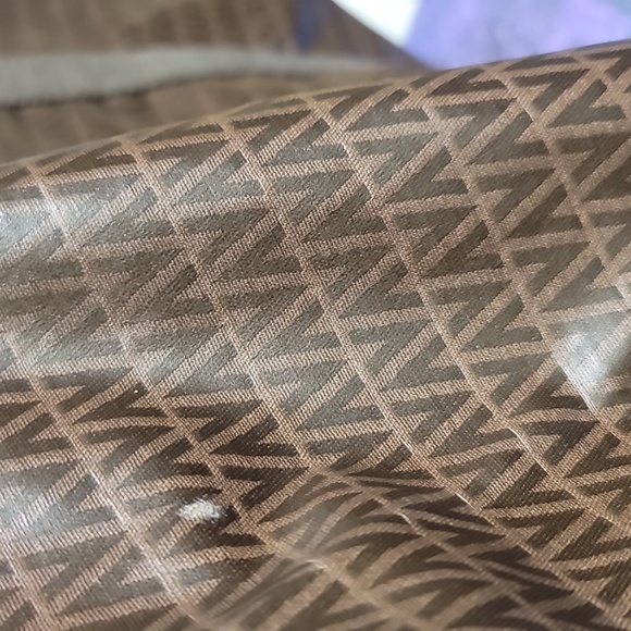 💰AUTHENTIC MARIO VALENTINO "V" LOGO LARGE TRAVEL TOTE BAG PVC/LEATHER BROWN GUC - Picture 11 of 17